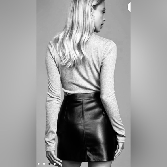 Lulu’s Olive Green vegan leather skirt Size L NWOT - Picture 3 of 13